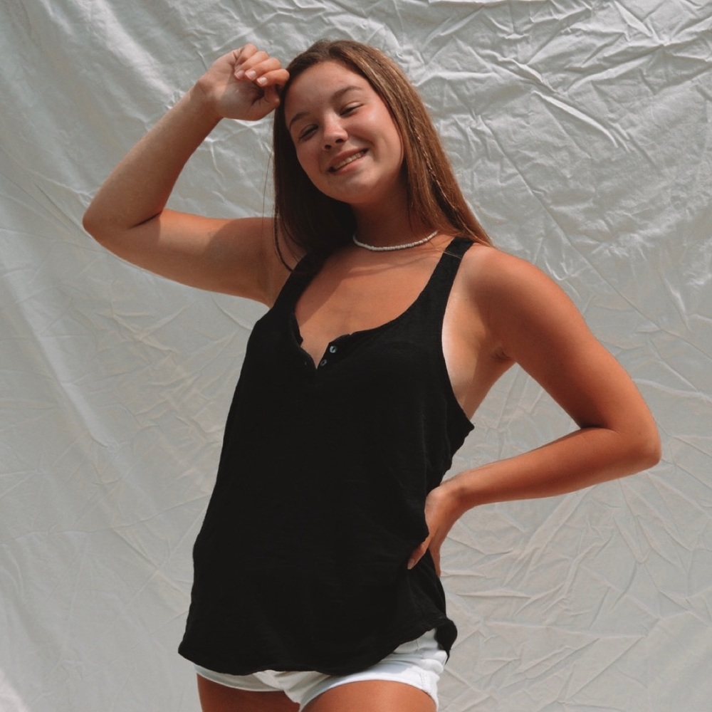 Meet your Posher, Ava